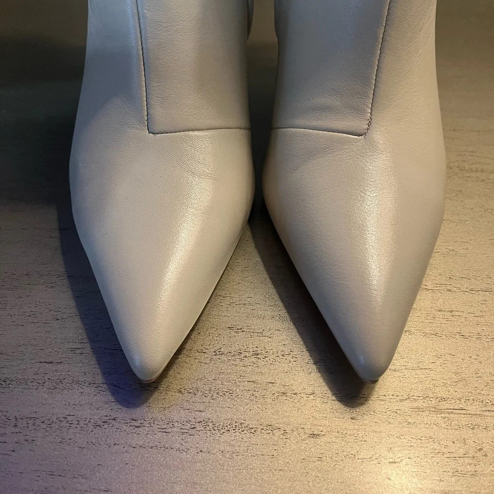 KURT GEIGER stunning boots. Soft leather and in new condition. Bling, Bling!!!! - Picture 13 of 13